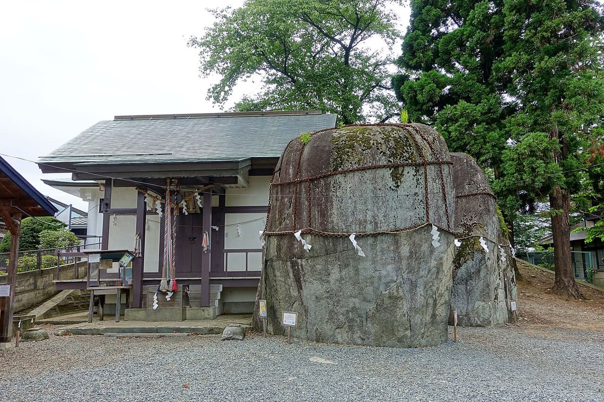 三ツ石神社の写真